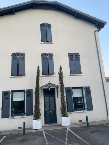 MT.1937 Hotel in Condrieu