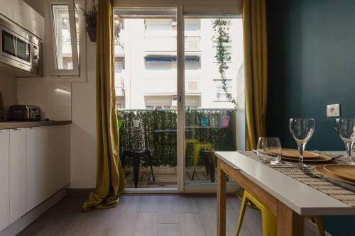 Nicelidays - Le Berlioz - city central - 7min from beaches Hotel in Nice