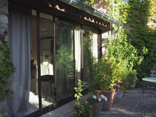 B&B Contemporain Le Jardin Hotel in Provence-Alpes-Côte d'Azur
