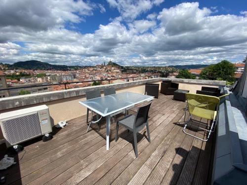 Demeure des Dentelles avec PARKING GRATUIT Hotel in Auvergne-Rhône-Alpes