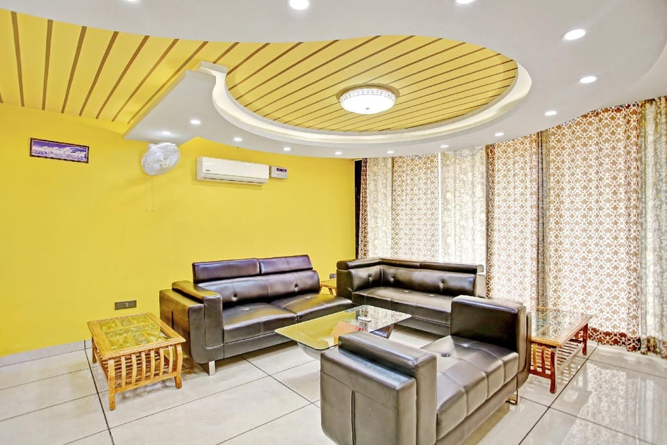 Hotel O COZY RETREAT Hotel in Noida