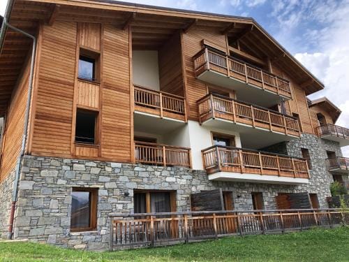 Luxury 2 Bedroom Apartment with view of Mont Blanc Hotel in Combloux