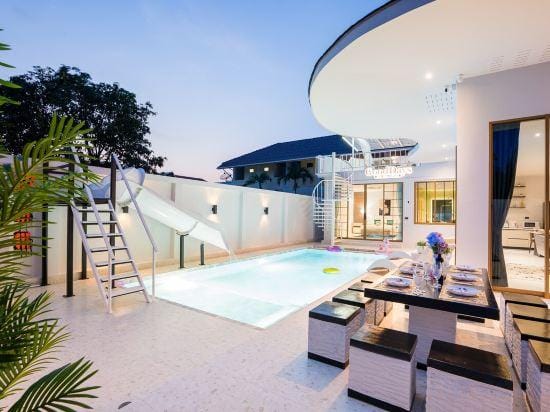 Your Good days Hotel in Pattaya City