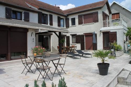 Les Laurentides Hotel in Jura