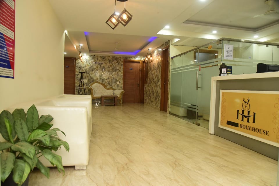 Hotel Holy House Hotel in Gurugram