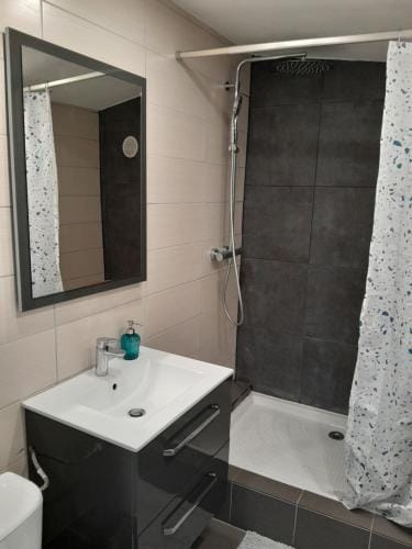 Maison Duplex & Appartement sur cour Hotel in Île-de-France