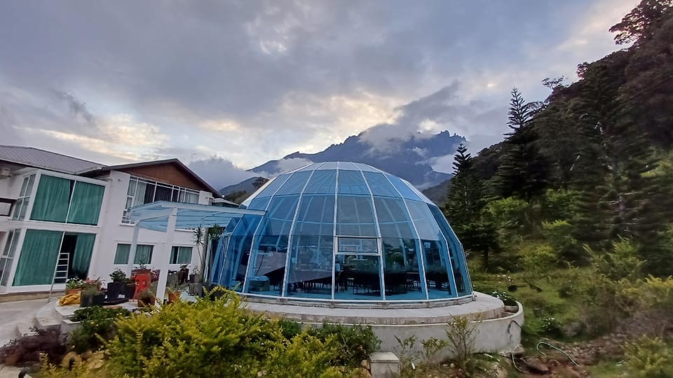 Sling & Stone Mountain Suites [Heritage House] Hotel in Sabah