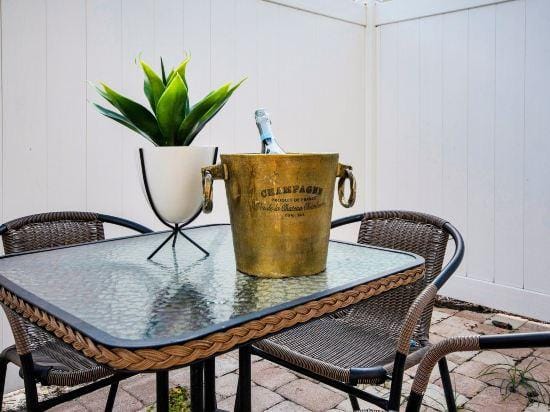 Townhouse w/ Hot Tub Near Disney | Sleeps 12 Hotel in Osceola County