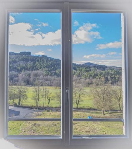 chambres d hotes chateau d arcis Hotel in Auvergne-Rhône-Alpes