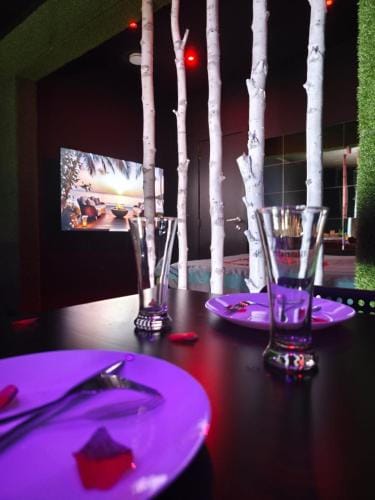 Suite love Jacuzzi Hotel in Charleroi