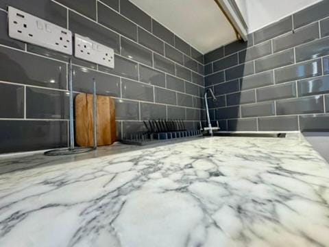 Canal Walk Studio Apartments Hotel in Southampton