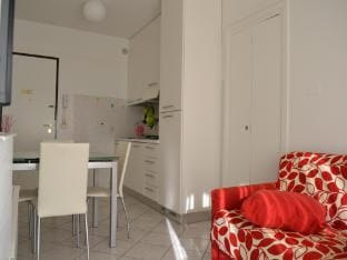 Renovated flat with pool and terrace near the beach Hotel in Rosolina Mare