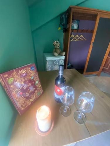Explorer Room Ensuite Mountain View 3rd floor Hotel in Pwllheli