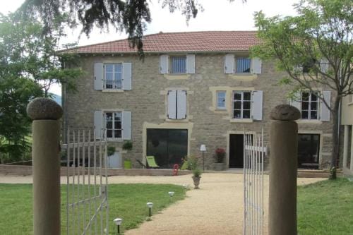 Les terres Hotel in Auvergne-Rhône-Alpes
