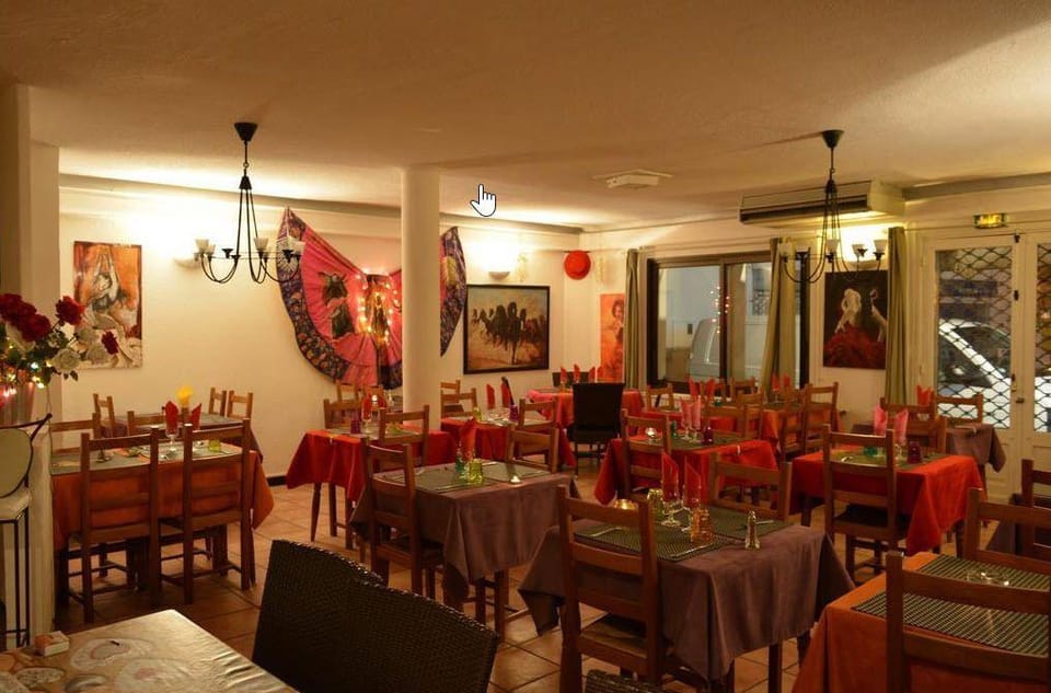 Hotel restaurant le delta Hotel in Saintes-Maries-de-la-Mer