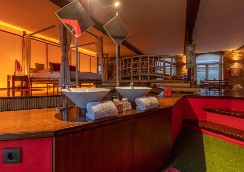 Le Baiser de Shogun Hotel in Wallonia, Belgium