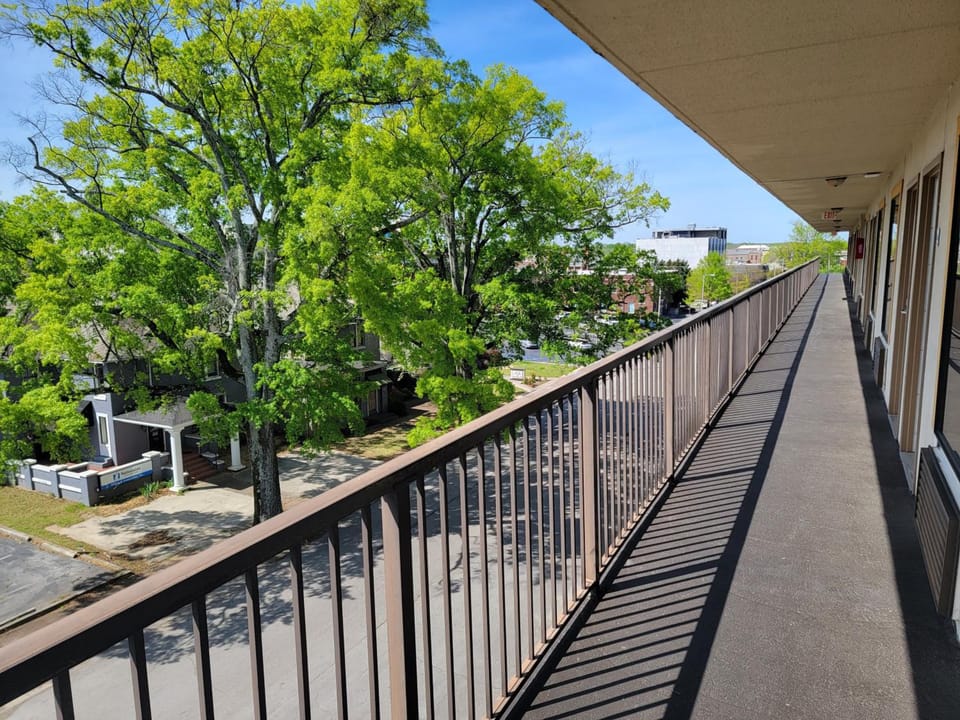 Studio 9 Inn & Suites Motel in Decatur