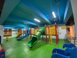Little Orange Homestay (Shanghai People's Square, People's Square Metro Station Branch) Hotel in Shanghai