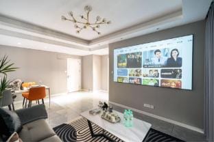 Little Orange Homestay (Shanghai People's Square, People's Square Metro Station Branch) Hotel in Shanghai