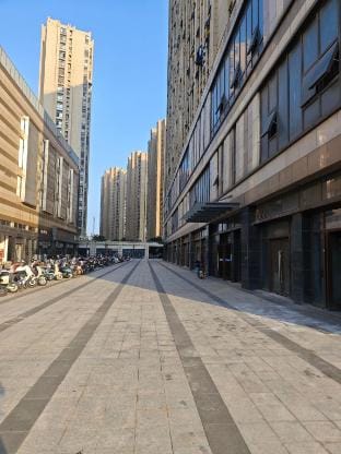 Designer Homestay (Shaoxing North City Mirror Lake Hospital Metro Station Branch 1) Hotel in Hangzhou