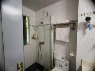 Qinghe Homestay (Shanghai Pudong New International Expo Center Nanpu Bridge Metro Station Branch) Hotel in Shanghai