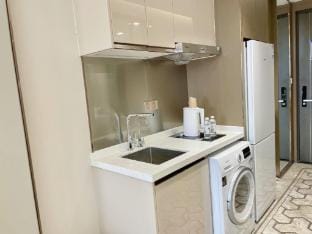 Little Blue Whale Premium Meisu (Xuanwu Lake, Hunan Road Area Branch) Hotel in Nanjing