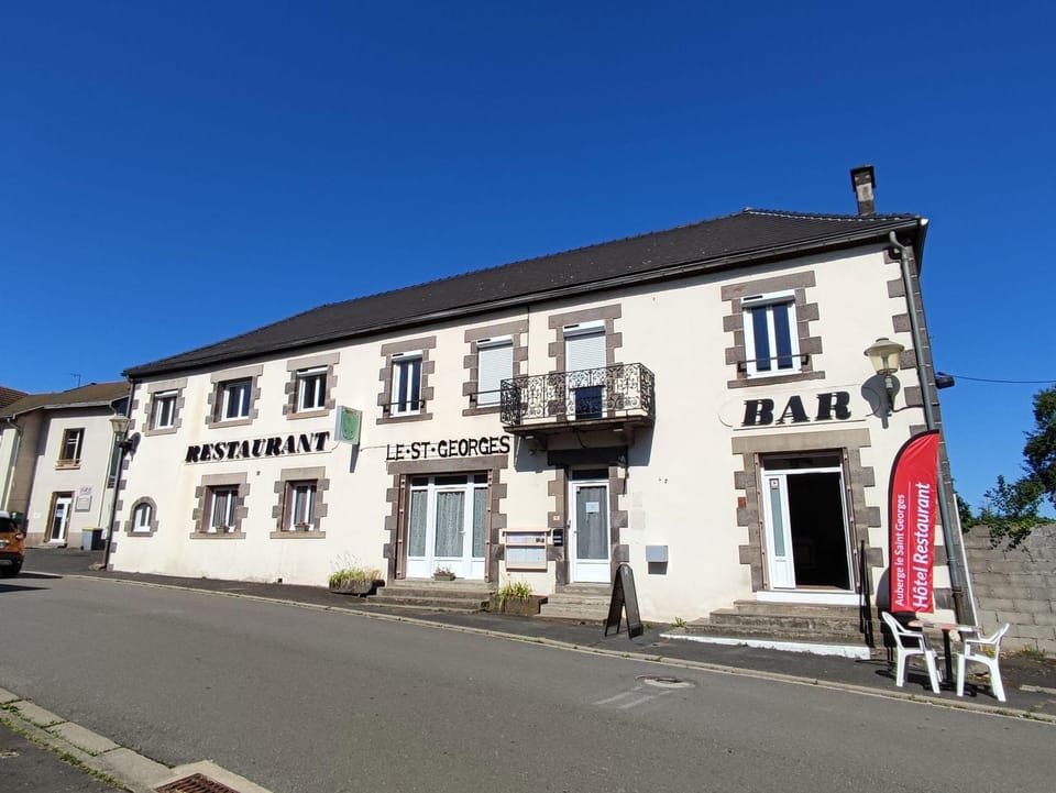 Hôtel restaurant le Saint-Georges Hotel in Auvergne-Rhône-Alpes