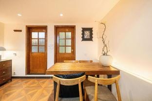 Wentang WellTime Homestay (Shanghai Jing'an Temple Nanjing West Road Shanghai Station Branch) Hotel in Shanghai