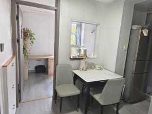 Cozy Home Homestay (Xuzhou Railway Station Benteng Avenue Metro Station Branch) Hotel in Jiangsu