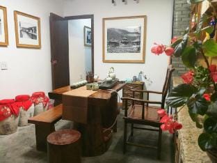 Yue Xing Tian Xia Homestay (Shaoxing City Center, Lu Xun's Hometown Metro Station Branch) Hotel in Hangzhou