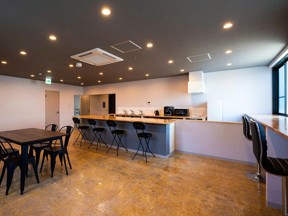 Shared lounge/TV area