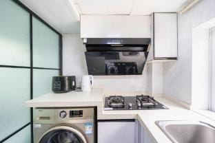 Wanli Homestay (Shanghai Huaihai Road, Xintiandi, Shanghai Library Metro Station Branch) Hotel in Shanghai