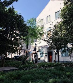 Ala's Home Homestay (Shanghai Hengshan Road Jiashan Road Metro Station Branch) Hotel in Shanghai