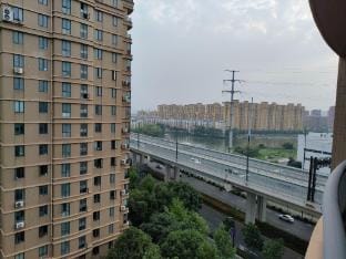 Manju Homestay (Shaoxing Paojiang Development Zone, Yangjing Lake Metro Station Branch) Hotel in Hangzhou