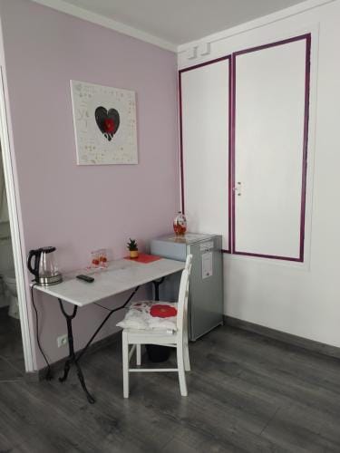 Les Coquelicots Hotel in Montrouge