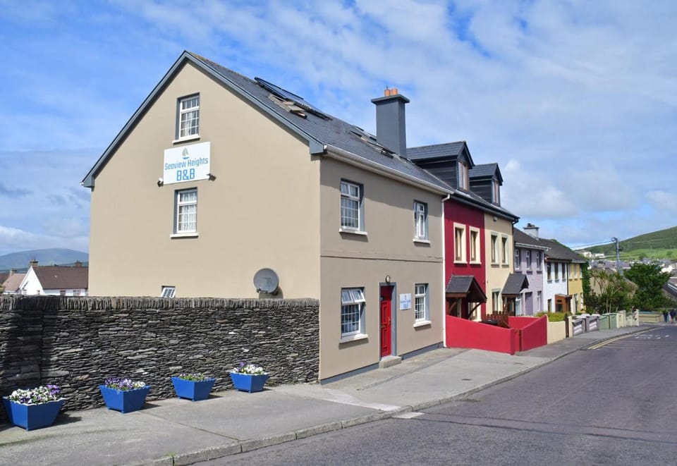 Seaview Heights Hotel in Dingle