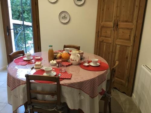 Les Lauriers Hotel in Brignoles