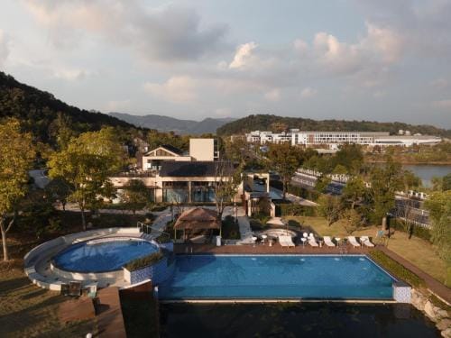 Hangzhou Yulu Jinglan Nanshan Suji Hotel in Hangzhou
