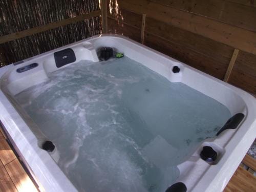 Domaine des cigales, chambre d'hotes Hotel in Auvergne-Rhône-Alpes