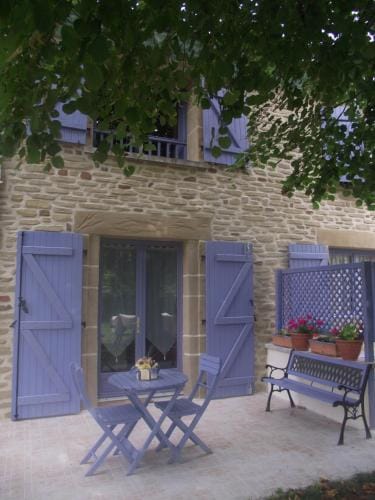Domaine des cigales, chambre d'hotes Hotel in Auvergne-Rhône-Alpes