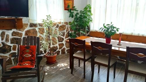 Guesthouse White Margarit Hotel in Blagoevgrad Province
