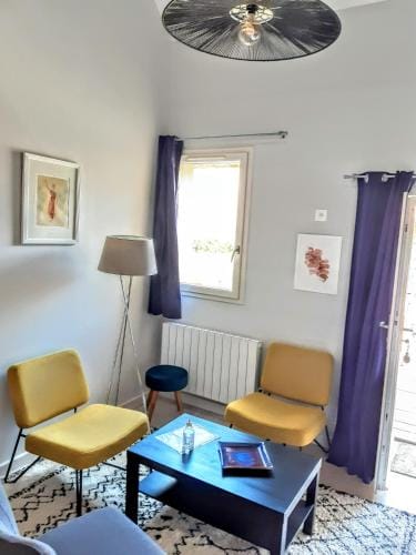 10 Cote Cour Hotel in Bourgogne-Franche-Comté