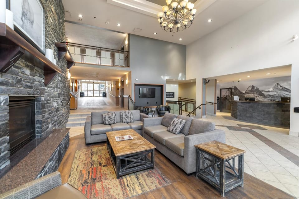 Pocaterra Inn & Waterslide Inn in Canmore