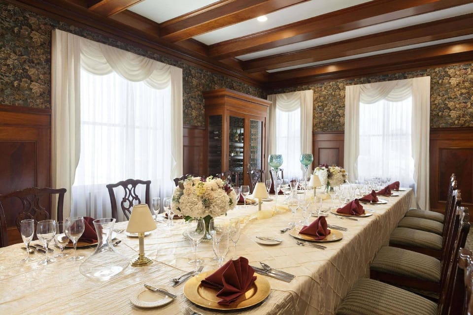Dolce Hayes Mansion Hotel in San Jose