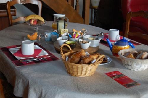 Le Pont St Michel Hotel in Brittany