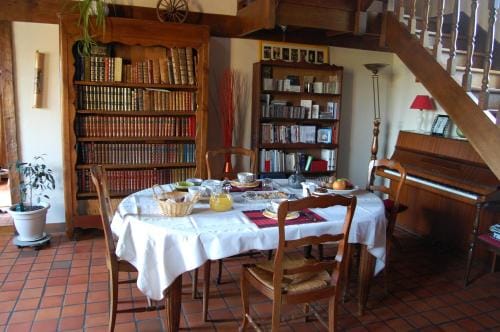 Le Pont St Michel Hotel in Brittany