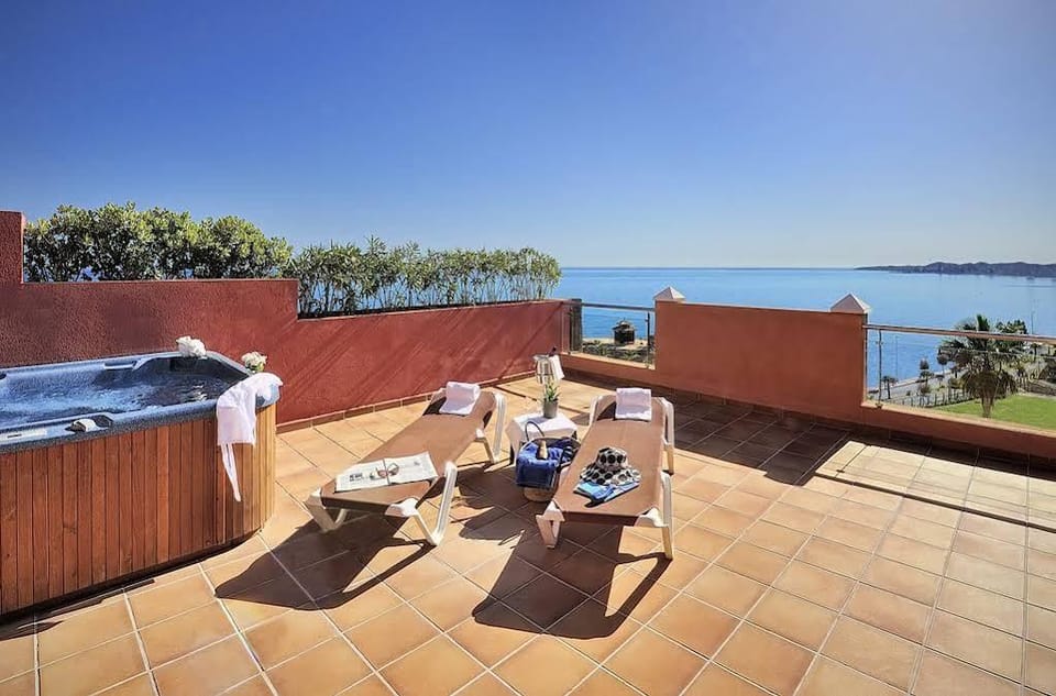 Holiday Polynesia Resort in Benalmadena