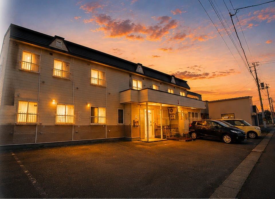 Guesthouse Nipopo - Room 18 Hotel in Hokkaido Prefecture