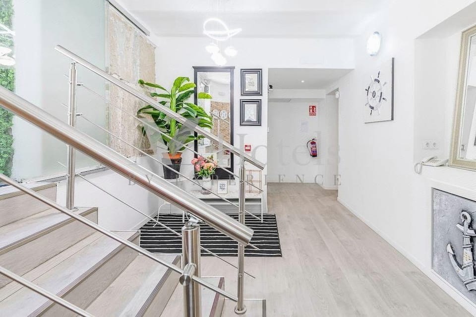 AYZ Juan de Mena - Auto check-in property Hotel in Centro