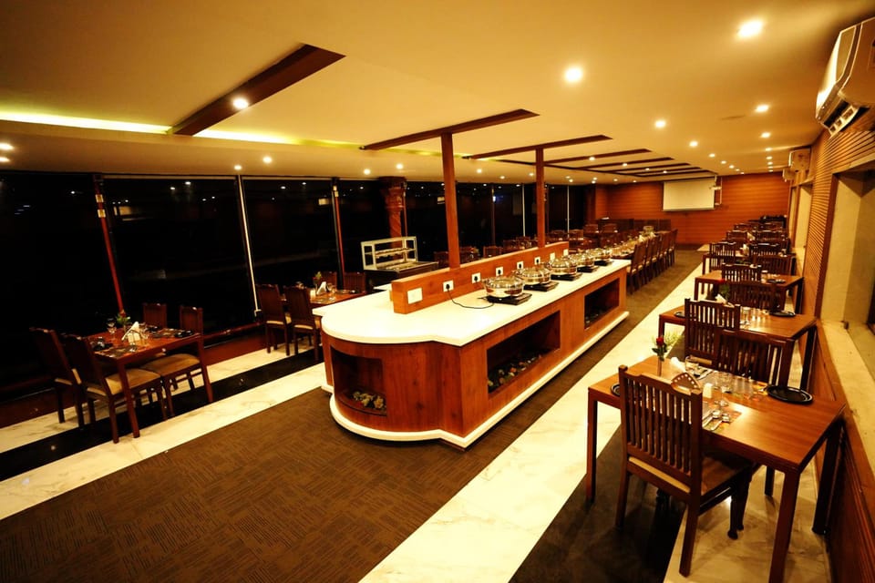Jal Mahal Resort And Spa Resort in Karnataka